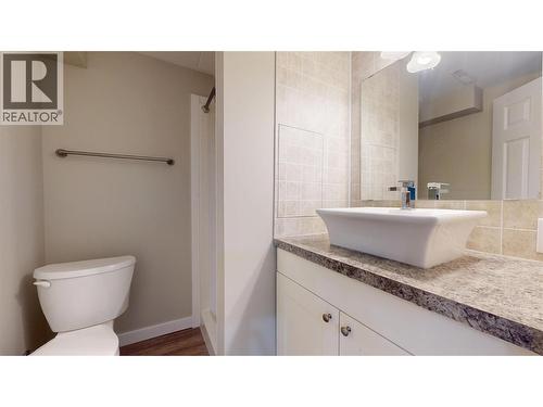 1108 2Nd Avenue S, Cranbrook, BC - Indoor Photo Showing Bathroom