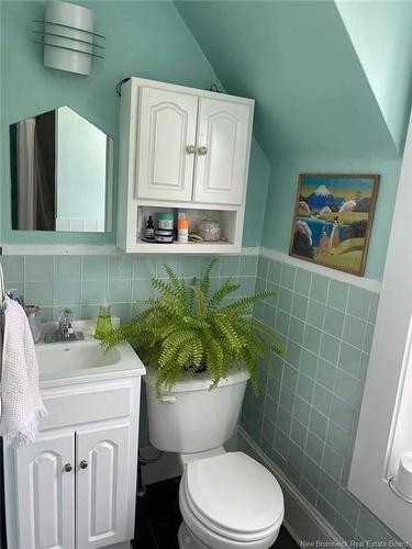 261-263 Lutz St, Moncton, NB - Indoor Photo Showing Bathroom