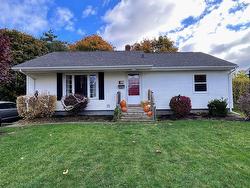 32 Lawson Avenue  Dartmouth, NS B2W 2Z3