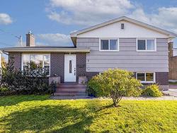 7 Shawinigan Road  Dartmouth, NS B2W 3A1