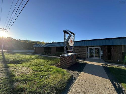 35 Macdonald Avenue, Dartmouth, NS 