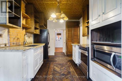 125 Grant Avenue, Hamilton, ON - Indoor Photo Showing Kitchen