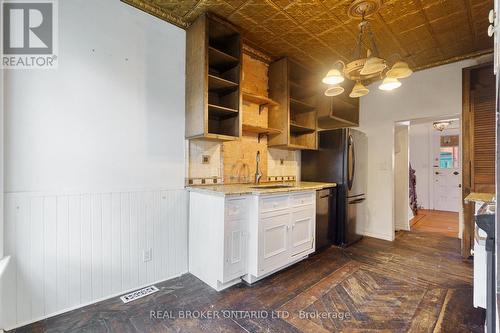 125 Grant Avenue, Hamilton, ON - Indoor Photo Showing Other Room