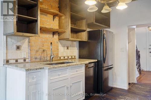 125 Grant Avenue, Hamilton, ON - Indoor Photo Showing Kitchen