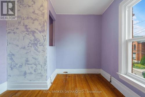 125 Grant Avenue, Hamilton, ON - Indoor Photo Showing Other Room