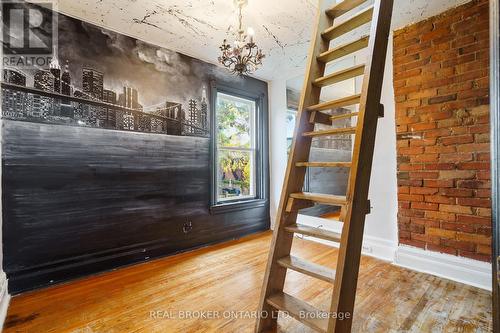 125 Grant Avenue, Hamilton, ON - Indoor Photo Showing Other Room