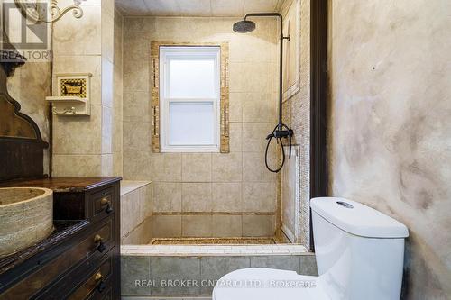125 Grant Avenue, Hamilton, ON - Indoor Photo Showing Bathroom