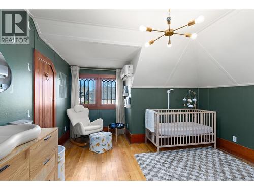 784 Lawrence Avenue, Kelowna, BC - Indoor Photo Showing Bedroom