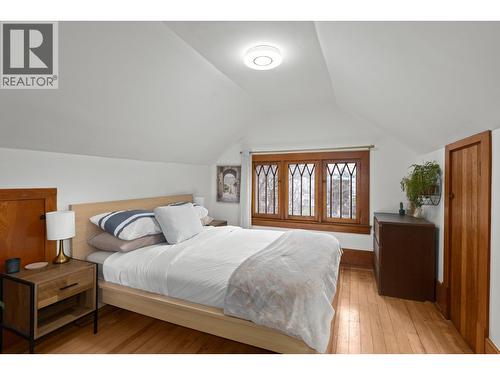 784 Lawrence Avenue, Kelowna, BC - Indoor Photo Showing Bedroom