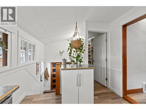 784 Lawrence Avenue, Kelowna, BC - Indoor Photo Showing Other Room