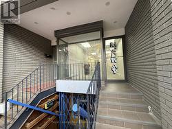 MAIN LEVEL - 283 AUGUSTA AVENUE  Toronto, ON M5T 2M1