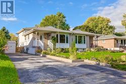 1232 NAPIER CRESCENT  Oakville, ON L6H 2A4