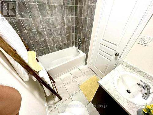 12 Aspen Hill Road, Brampton, ON - Indoor Photo Showing Bathroom