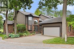 15 FAIRWAY CRESCENT  Amherstburg, ON N9V 3T5