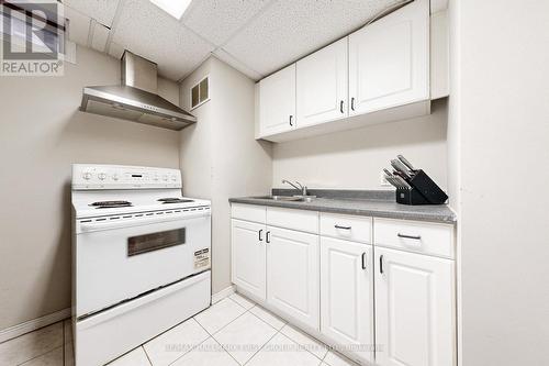 1522 Amberlea Road, Pickering, ON - Indoor Photo Showing Kitchen With Double Sink