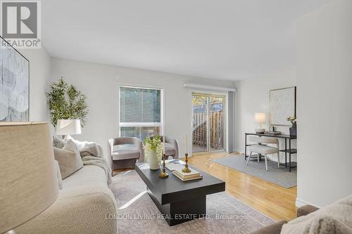 21 - 30 Grand Avenue, London South (South F), ON - Indoor Photo Showing Living Room