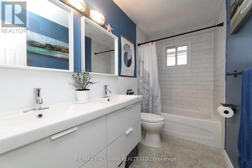 944 William Booth Crescent, Oshawa, ON - Indoor Photo Showing Bathroom