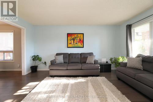 944 William Booth Crescent, Oshawa, ON - Indoor Photo Showing Living Room