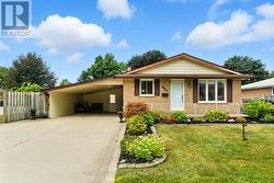 1043 CANFIELD CRESCENT  Woodstock (Woodstock - North), ON N4S 8P3