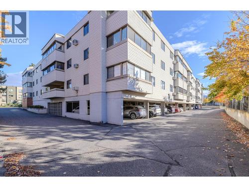 1075 Bernard Avenue Unit# 114, Kelowna, BC - Outdoor