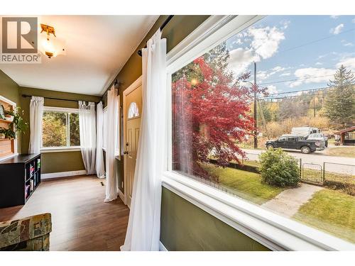 2829 5Th Avenue, Castlegar, BC - Outdoor