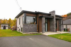 1722 Rue Lacharité  Sherbrooke (Fleurimont), QC J1E 0L9