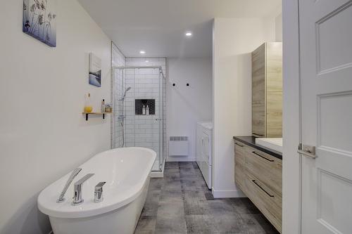Salle de bains - 1722 Rue Lacharité, Sherbrooke (Fleurimont), QC - Indoor Photo Showing Bathroom