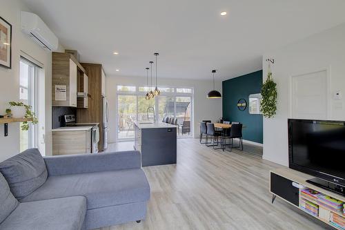 Salon - 1722 Rue Lacharité, Sherbrooke (Fleurimont), QC - Indoor Photo Showing Living Room