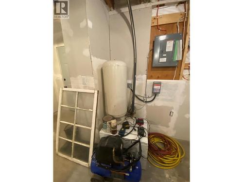 541 24 Highway, Little Fort, BC - Indoor Photo Showing Basement