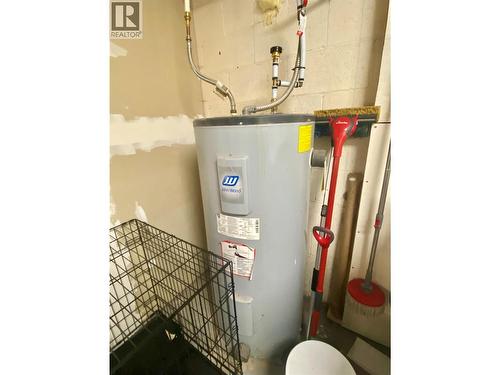 541 24 Highway, Little Fort, BC - Indoor Photo Showing Basement