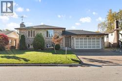 1953 Edgemore AVENUE  Lasalle, ON N9H 2J6