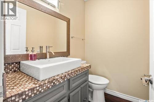 50 Lowry Place, Regina, SK - Indoor Photo Showing Bathroom