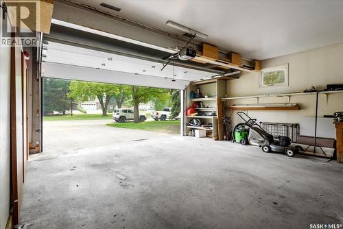 50 Lowry Place, Regina, SK - Indoor Photo Showing Garage