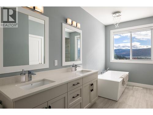 2363 Hawks Boulevard, West Kelowna, BC - Indoor Photo Showing Bathroom