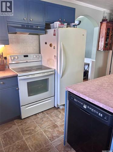 Campbell Acreage 12Kms South, Meadow Lake, SK - Indoor