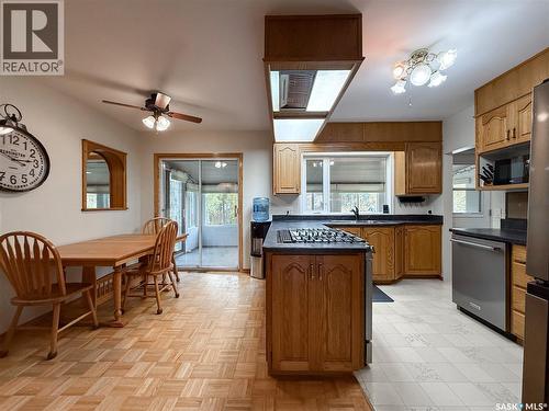 220 1St Street W, Ponteix, SK - Indoor Photo Showing Kitchen
