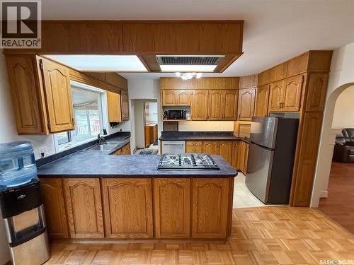 220 1St Street W, Ponteix, SK - Indoor Photo Showing Kitchen