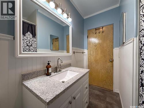 220 1St Street W, Ponteix, SK - Indoor Photo Showing Bathroom