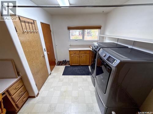 220 1St Street W, Ponteix, SK - Indoor Photo Showing Laundry Room