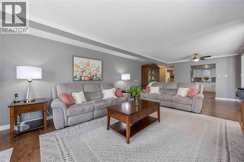 1520 Venetian Boulevard Unit# M101, Point Edward, ON - Indoor Photo Showing Living Room