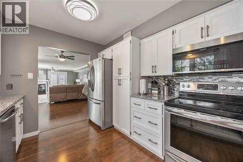 1520 Venetian Boulevard Unit# M101, Point Edward, ON - Indoor Photo Showing Kitchen