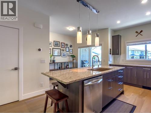 300 Drysdale Boulevard Unit# 17, Kelowna, BC - Indoor Photo Showing Kitchen With Upgraded Kitchen
