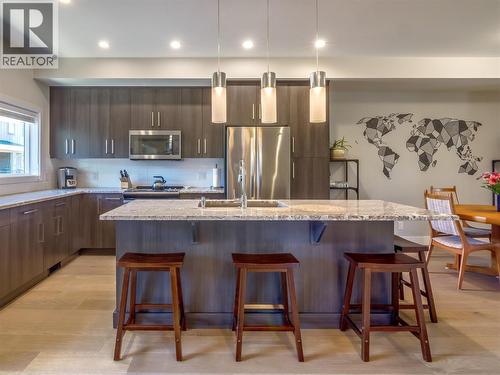 300 Drysdale Boulevard Unit# 17, Kelowna, BC - Indoor Photo Showing Kitchen With Stainless Steel Kitchen With Upgraded Kitchen
