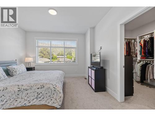 115 Wyndham Crescent Unit# 12, Kelowna, BC - Indoor Photo Showing Bedroom