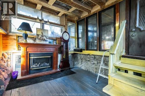 29338 Jane Road Unit# 52, Thamesville, ON - Indoor With Fireplace