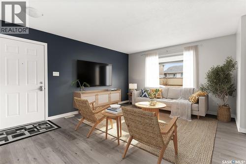 3918 7Th Avenue E, Regina, SK - Indoor Photo Showing Living Room