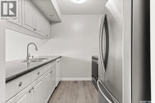 3918 7Th Avenue E, Regina, SK - Indoor Photo Showing Kitchen With Double Sink