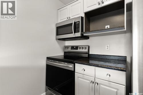 3918 7Th Avenue E, Regina, SK - Indoor Photo Showing Kitchen