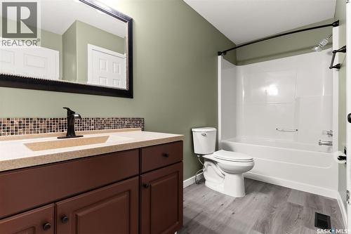 3918 7Th Avenue E, Regina, SK - Indoor Photo Showing Bathroom