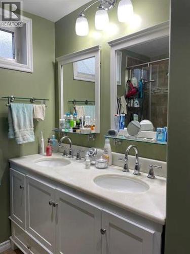 4711 Spruce Avenue, Fort Nelson, BC - Indoor Photo Showing Bathroom
